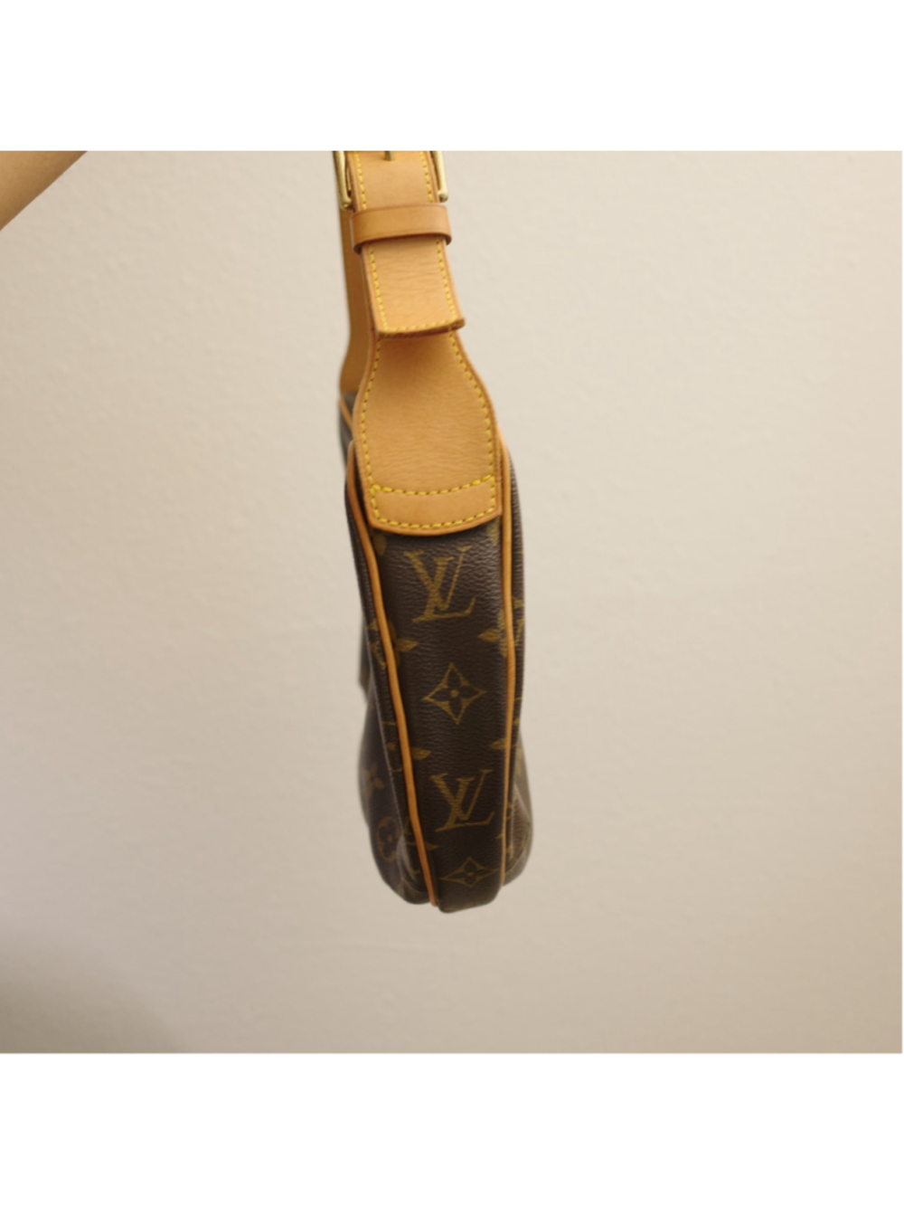 LOUIS VUITTON Monogram Croissant MM - Picture 10 of 15